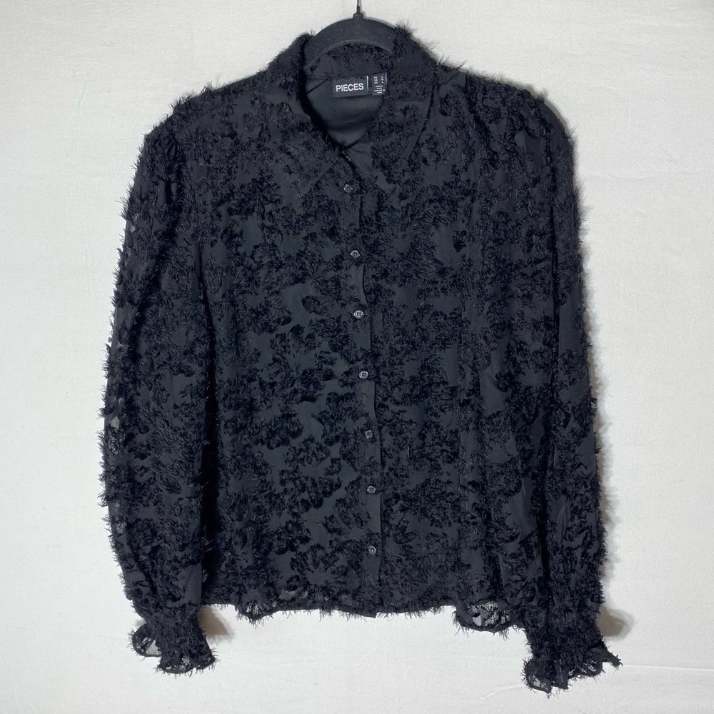 Pieces Black Fuzzy Textured Button Up Blouse L